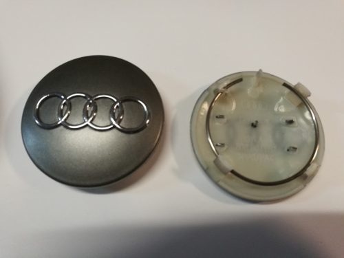 Alufelni felniközép kupak 67mm/57mm 8D0601170 Audi silver