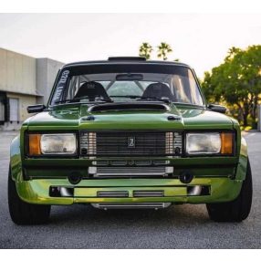 Lada 2105 üvegszálas motorháztető