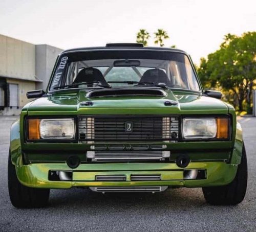 Lada 2105 üvegszálas motorháztető