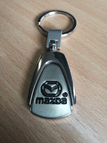 Kulcstartó fém Mazda színes