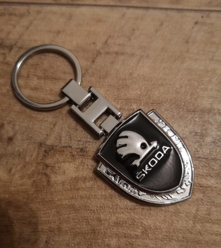 Kulcstartó fém Skoda pajzs