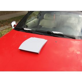 Légbeömlő univerzális motorháztetőre ST
