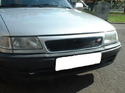 Opel Astra-F jel nélküli hűtőrács betét ST