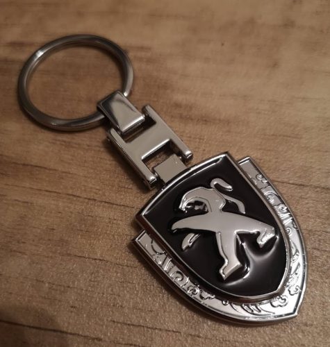 Kulcstartó fém Peugeot pajzs