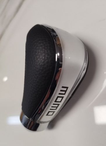 Váltógomb MOMO Style Black