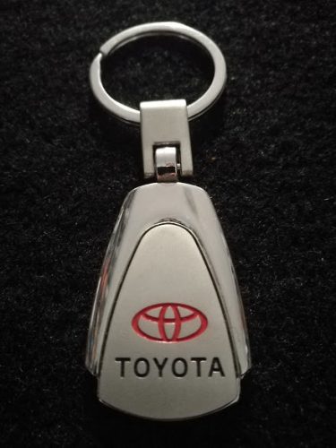 Kulcstartó fém Toyota színes